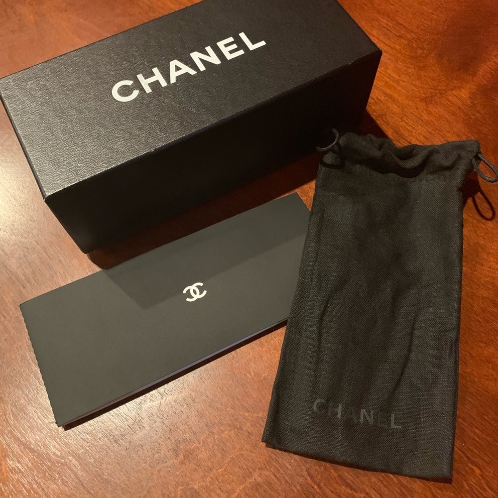 CHANEL Glasses Pouch w/ box & booklet